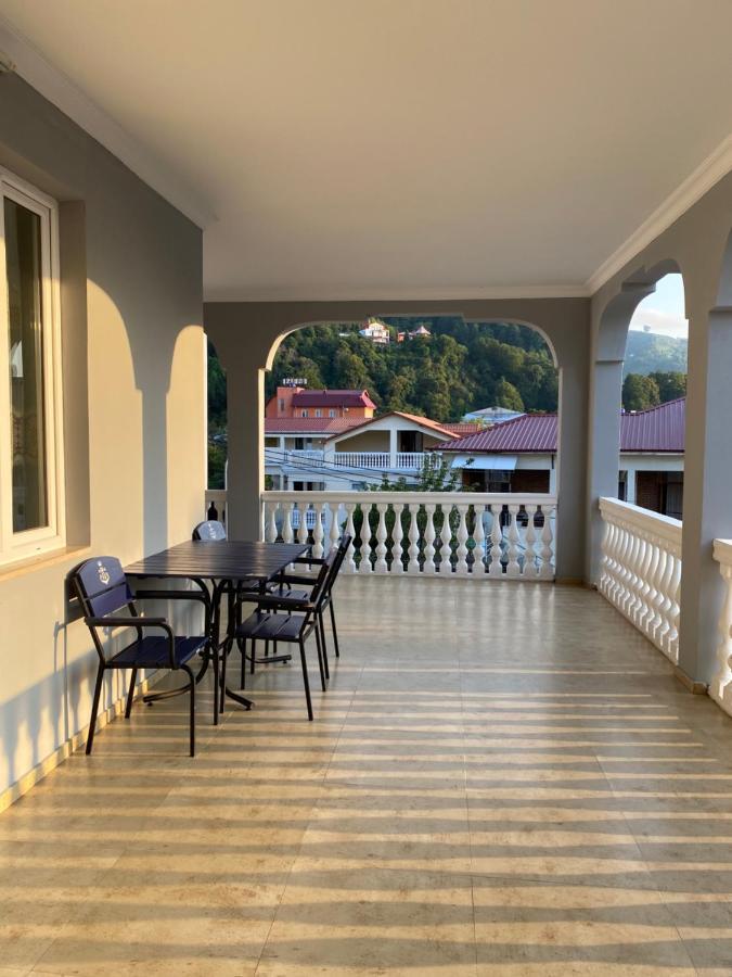 Beliy Dom Hotel Kvariati Buitenkant foto