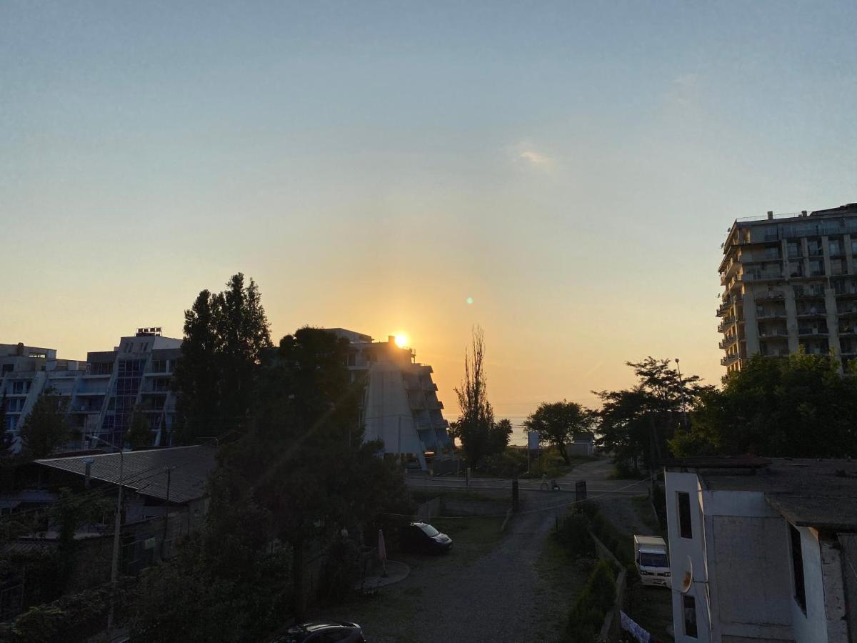 Beliy Dom Hotel Kvariati Buitenkant foto