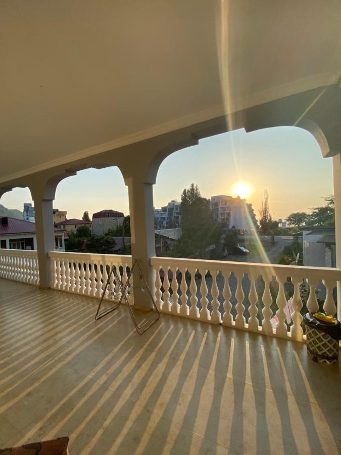 Beliy Dom Hotel Kvariati Buitenkant foto