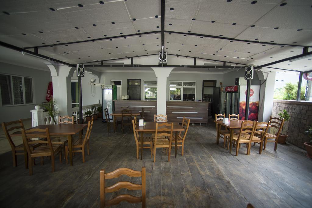 Beliy Dom Hotel Kvariati Buitenkant foto