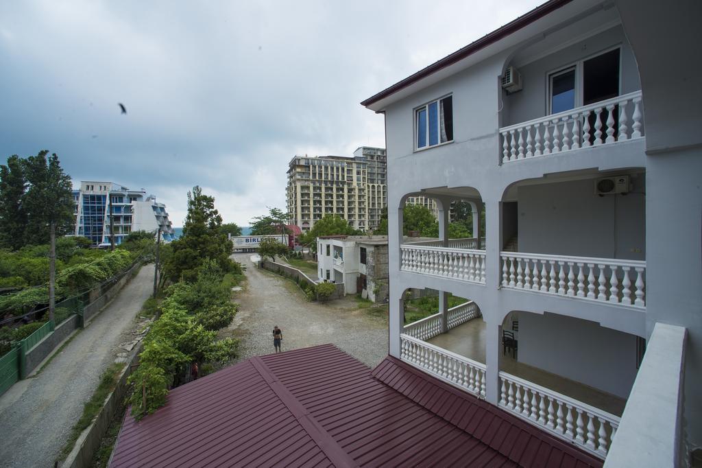 Beliy Dom Hotel Kvariati Buitenkant foto